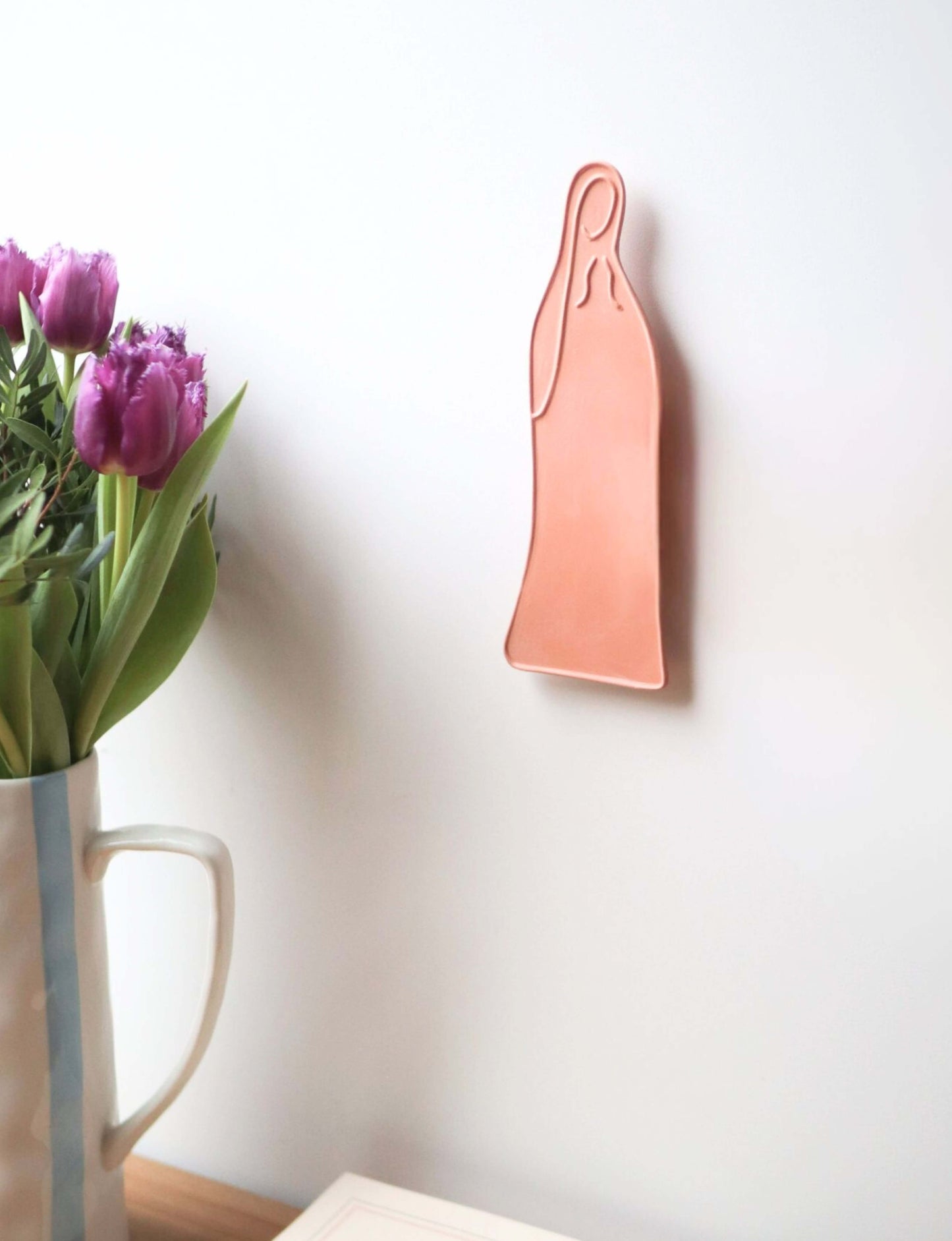 Vierge Céramique Murale – Rose Poudré