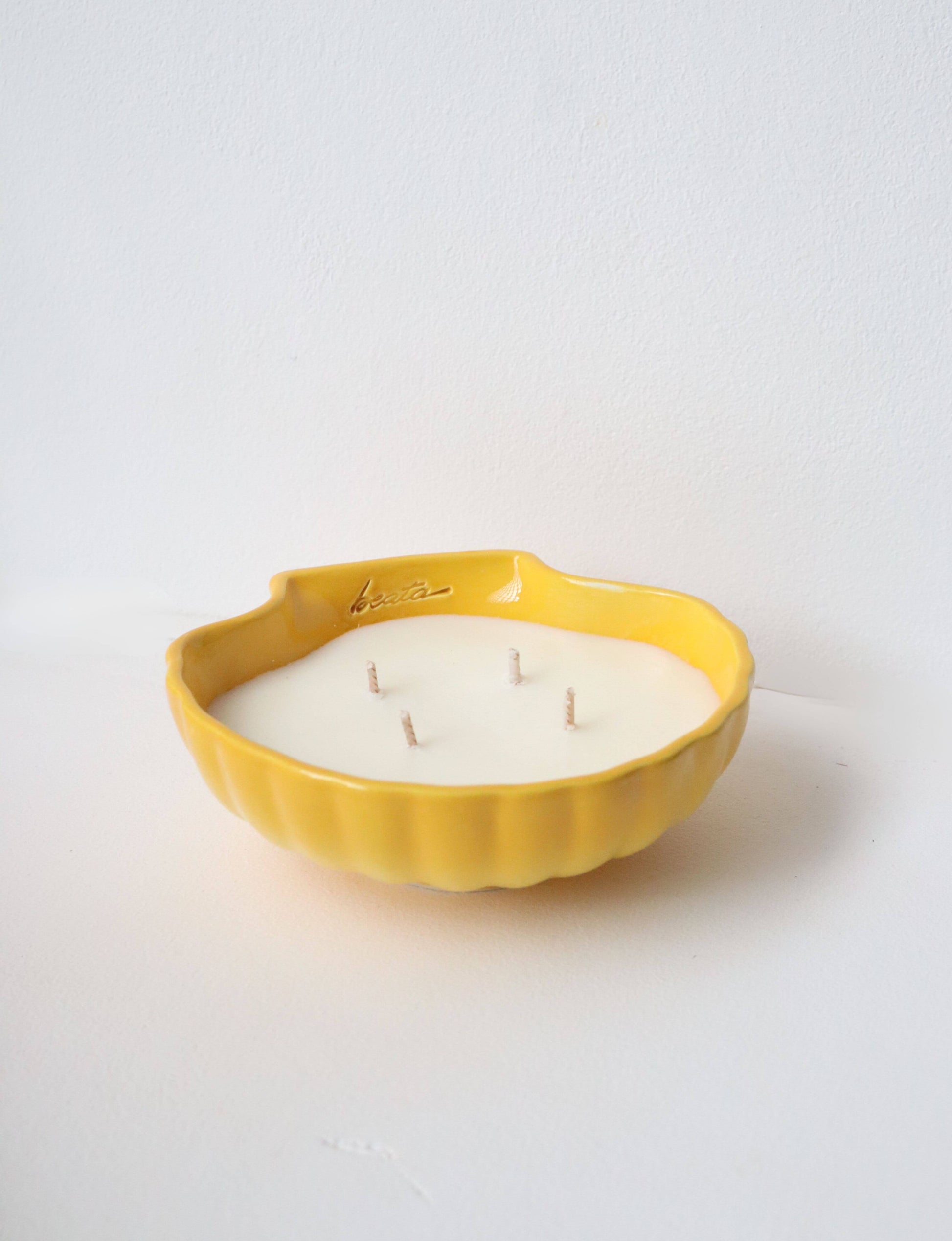 bougie coquillage jaune