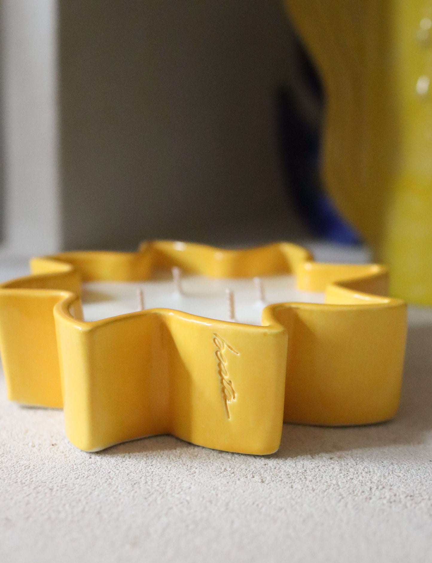 Bougie soleil en céramique fabriquée à Marseille