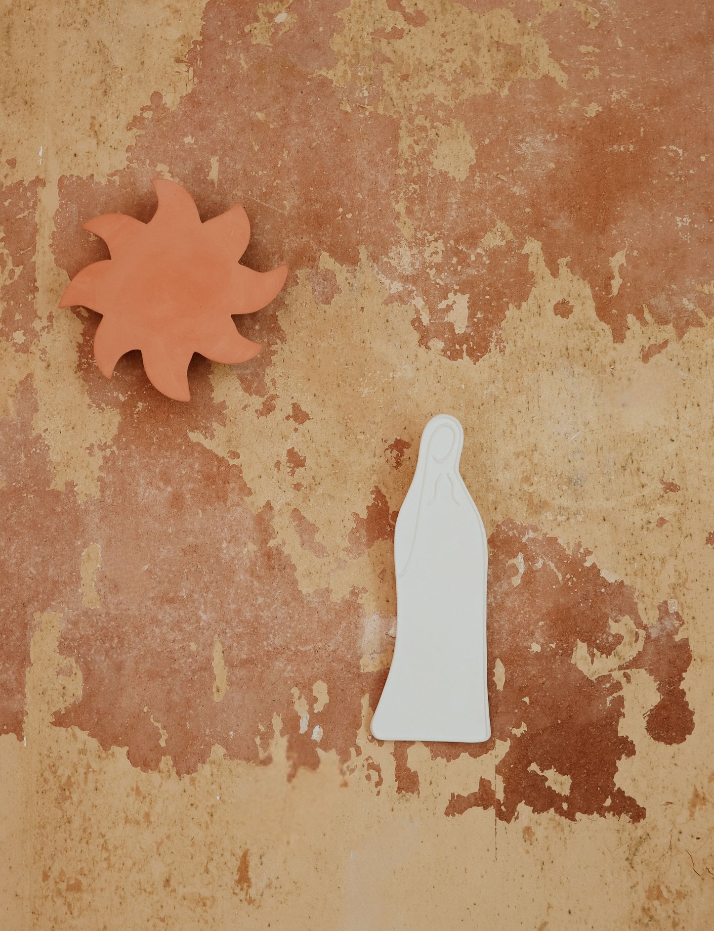 Vierge Céramique Murale – Blanc Minéral