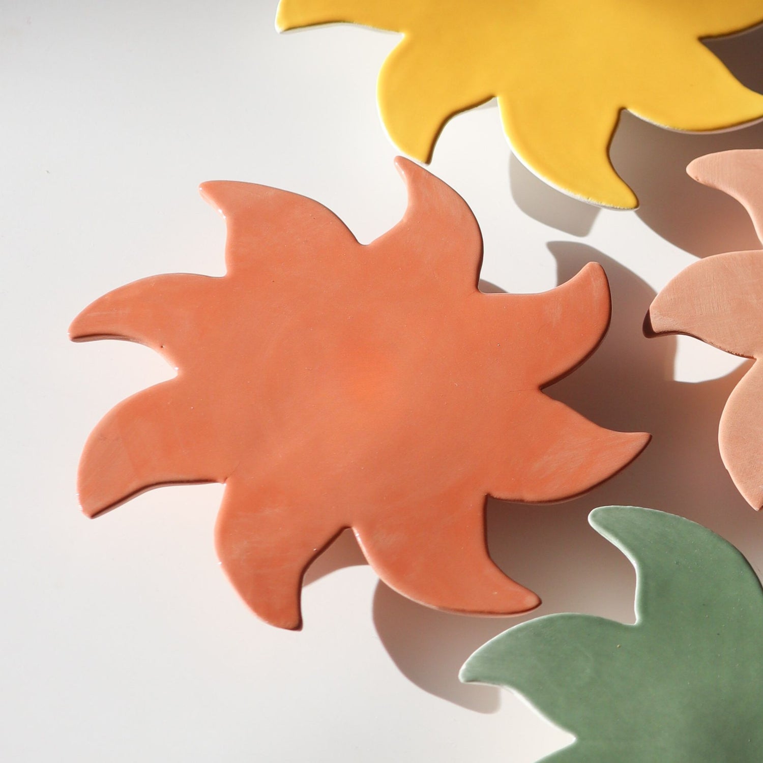 déco soleil mural couleurs céramique