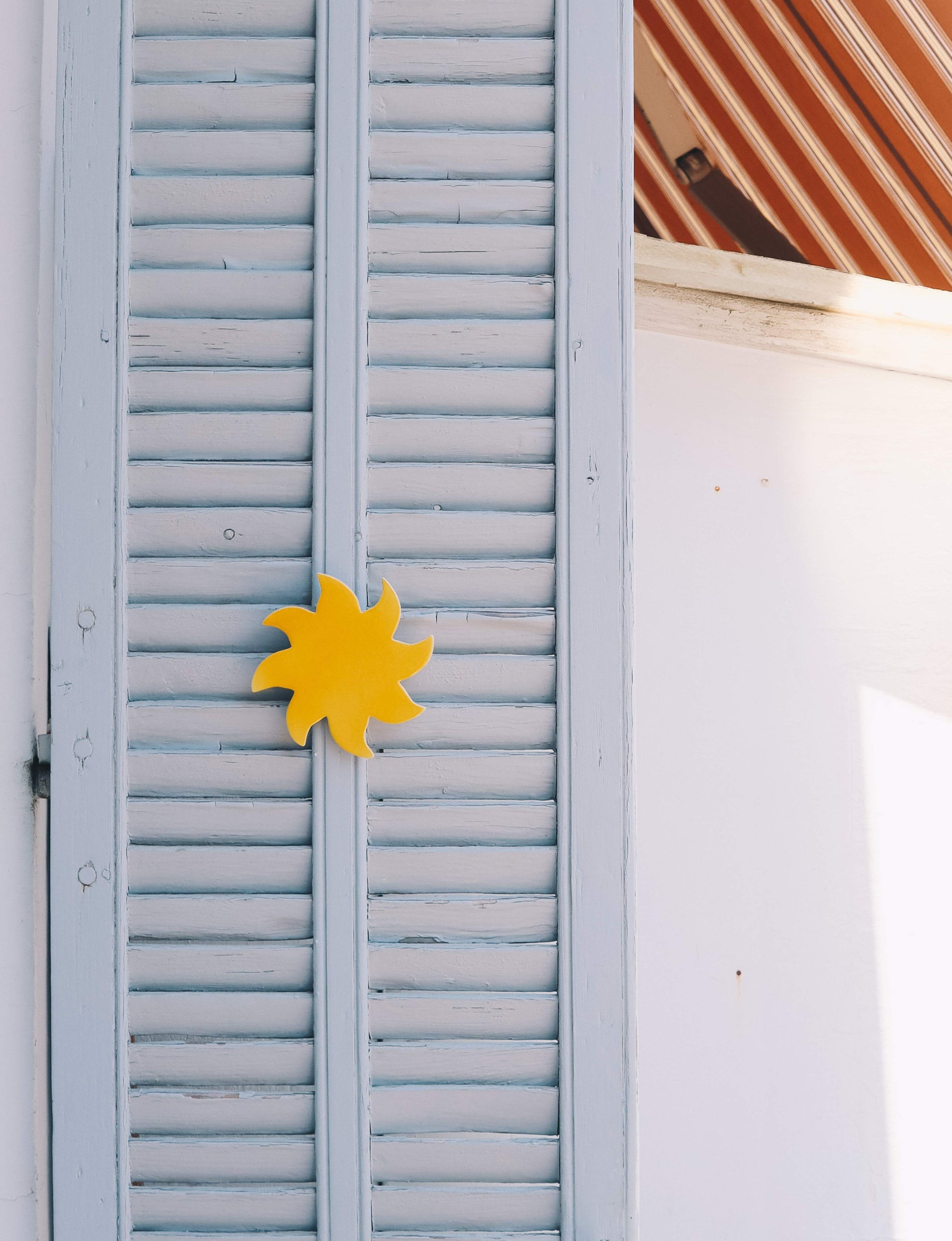 soleil mural façade provence
