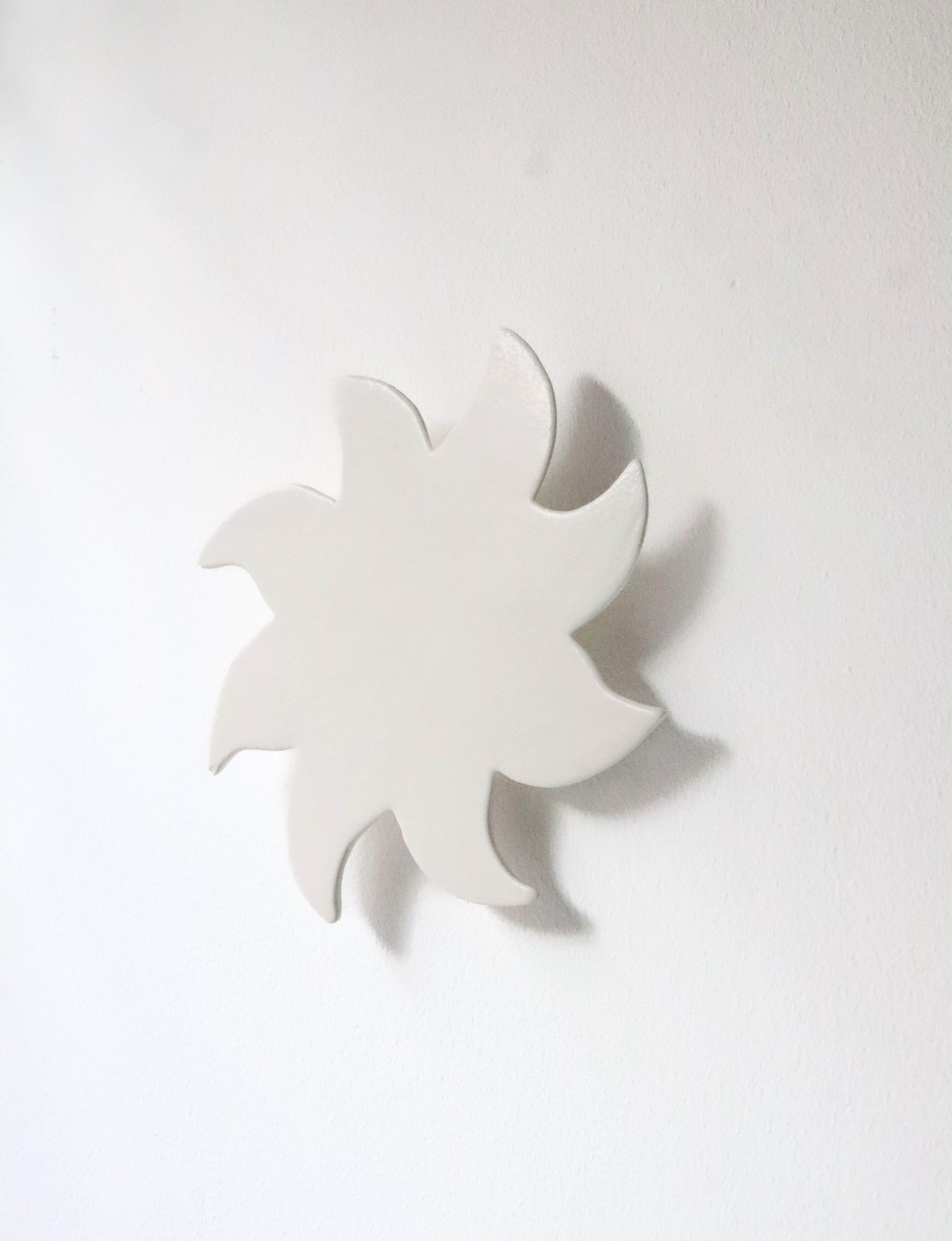 soleil decoratif blanc mural