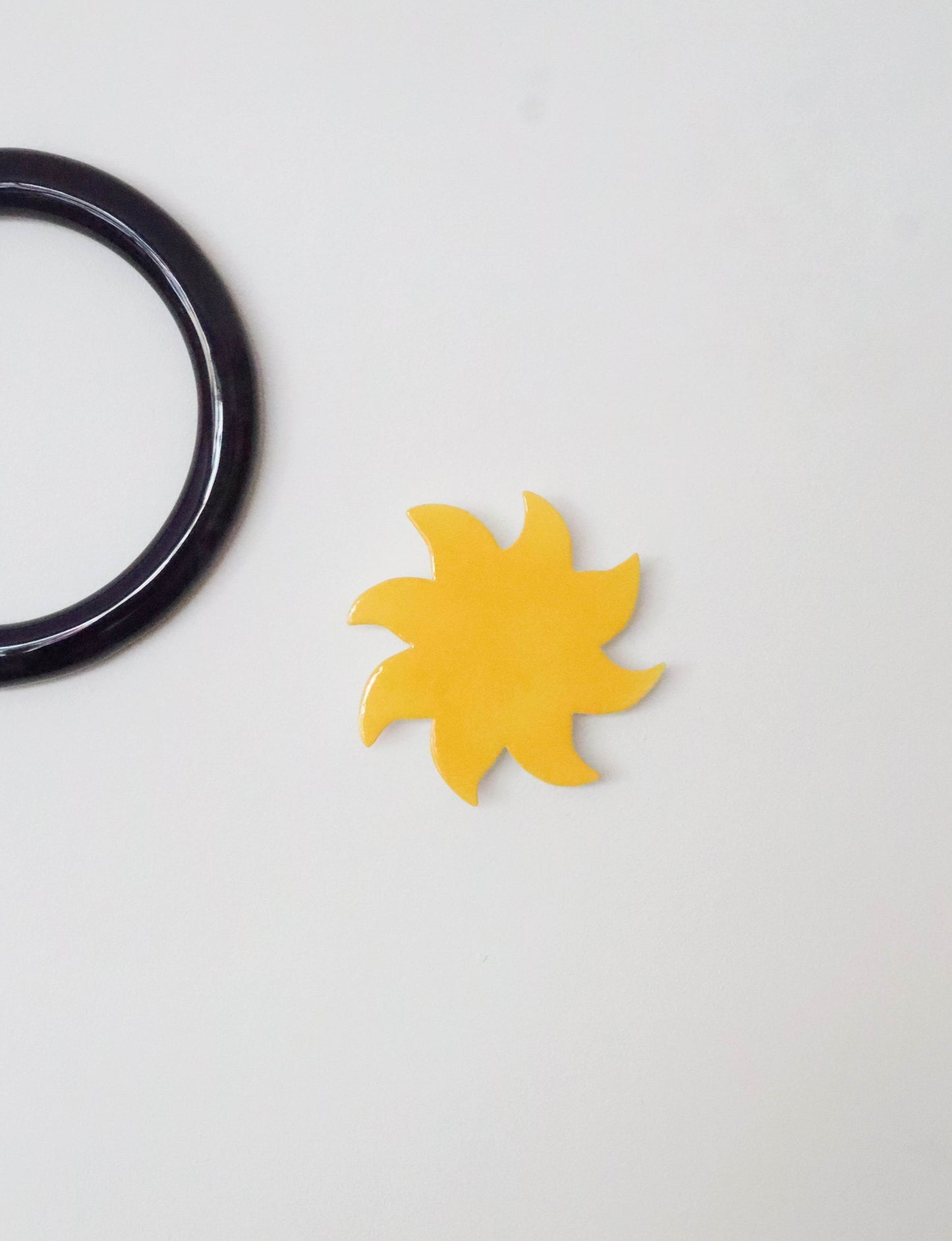 soleil decoratif mural jaune